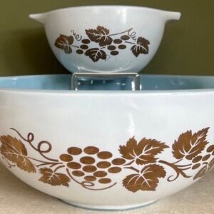 Pyrex Delphite Cinderella Nesting Bowls 444 & 441 Golden Grapes Vintage